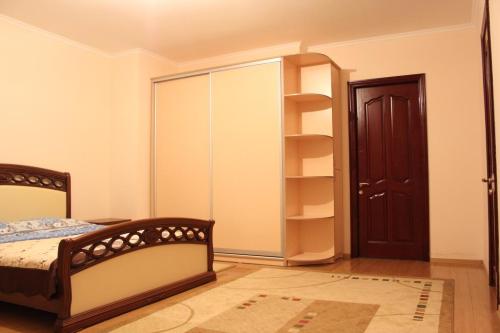 人民路人民公園附近小兩室出租 圖1